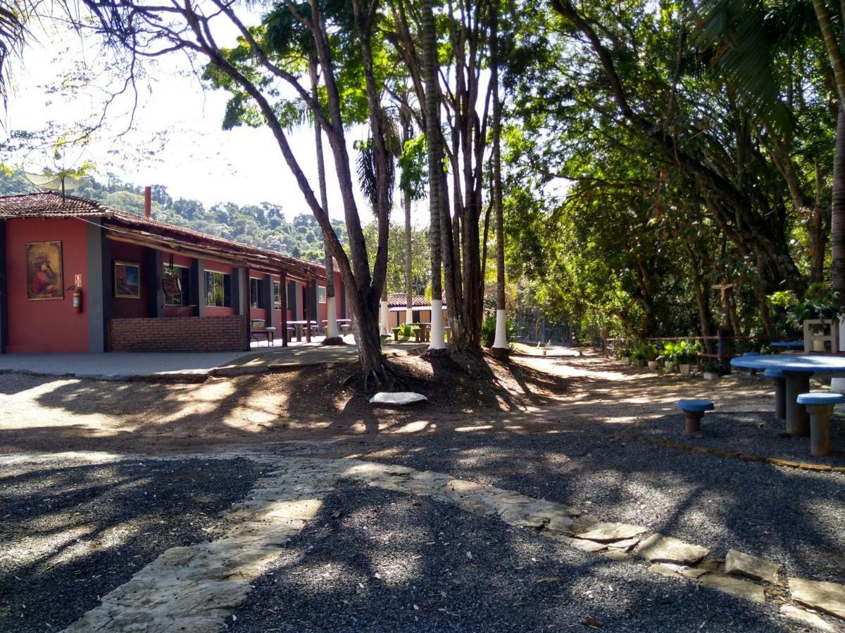 Pousada E Pesqueiro Trem Do Peixe Monte Alegre do Sul Exterior foto